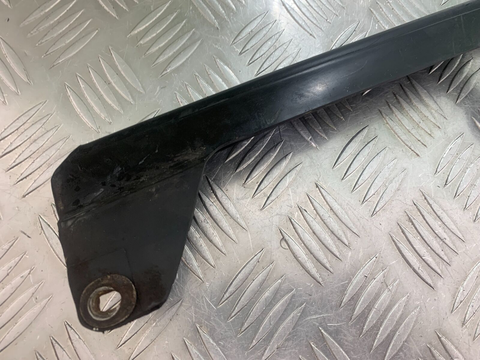 HONDA CBR125 CBR 125 CHAIN GUARD   YEAR 2004-06  (CMB1040)