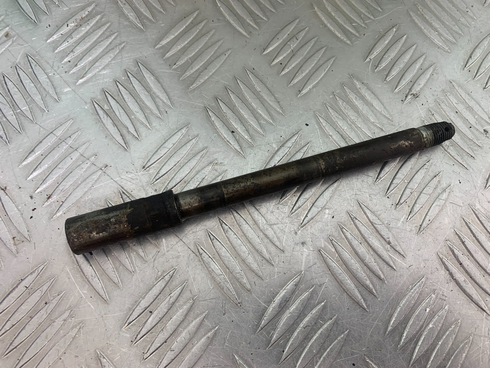 HONDA CX500 CX 500 FRONT WHEEL SPINDLE   YEAR 1978 1981 (CMB1137)