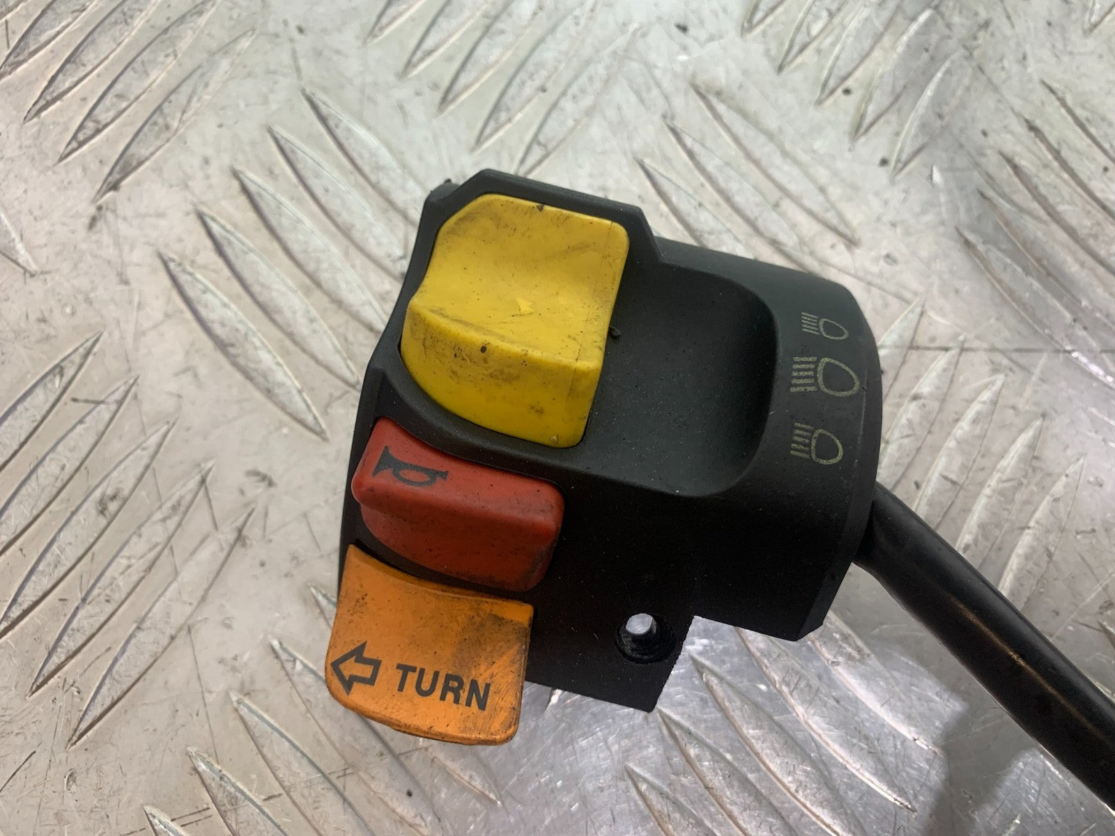 BMW R850 R R850R LEFT SWITCH GEAR   YEAR 1994-2002 (CMB1170)