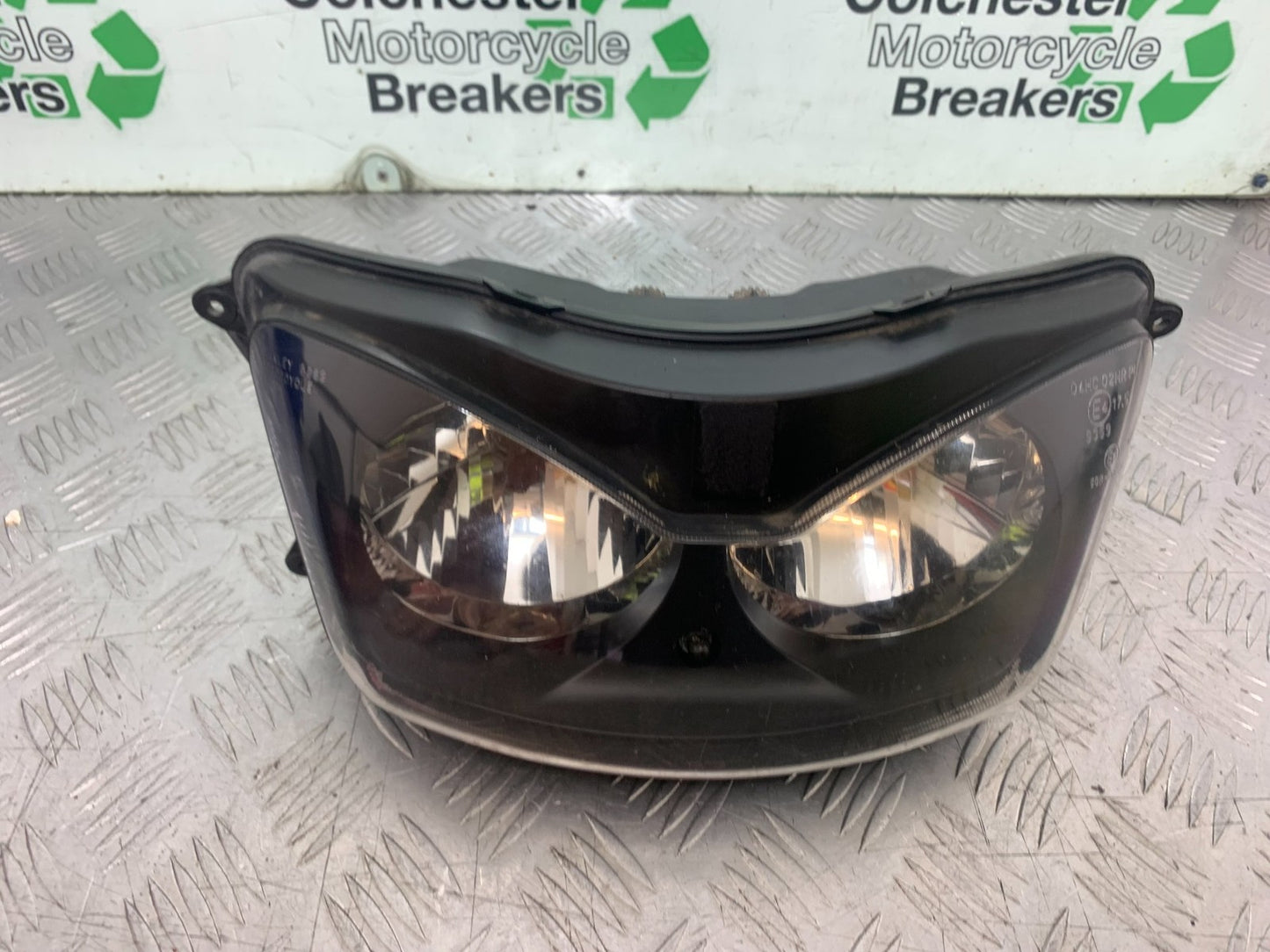 YAMAHA YZF1000 THUNDERACE HEADLIGHT   YEAR 1997-2000 (CMB1204)