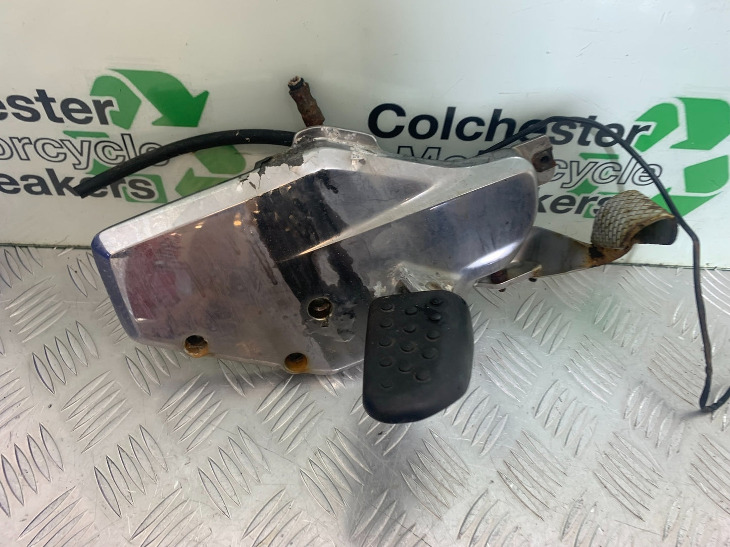 BMW K1200 K 1200 LT FRONT RIGHT HANGER AND PEG  YEAR 1999-07 (CMB1138)