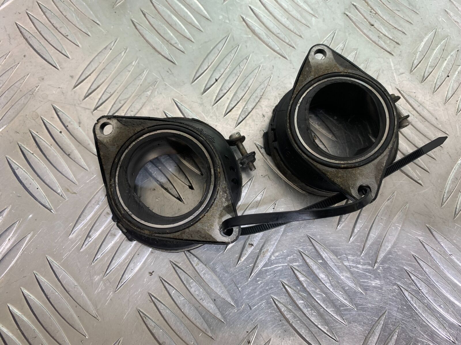 KAWASAKI NINJA 650 INLET RUBBERS  YEAR 2017-2019 (CMB1018)