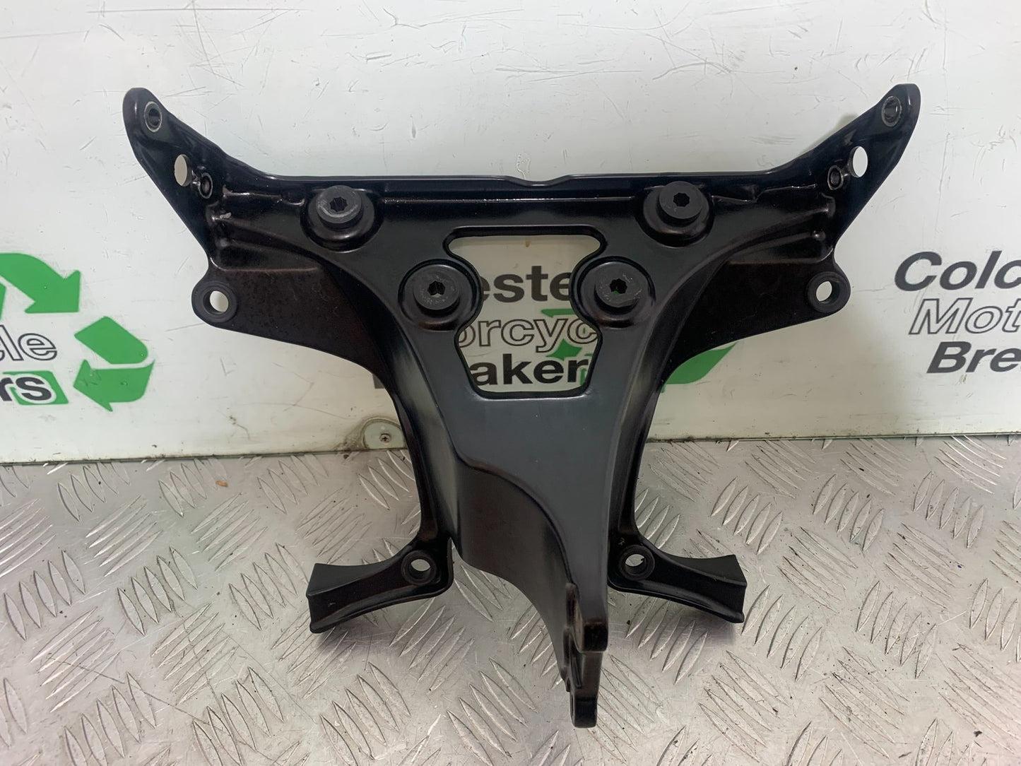 TRIUMPH 1050 SPRINT ST FAIRING BRACKET  YEAR 2004-2007 (CMB1197)