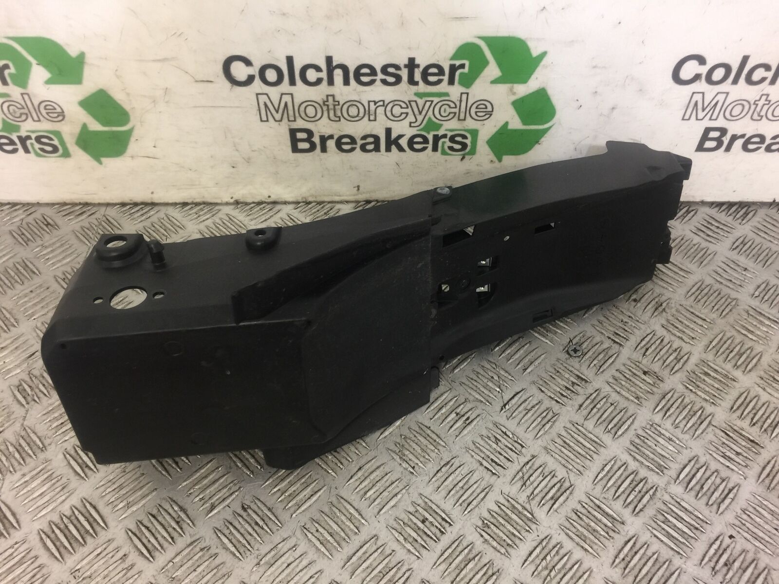 YAMAHA MT07 MT-07 UNDERTRAY YEAR 2014 (STOCK 467)