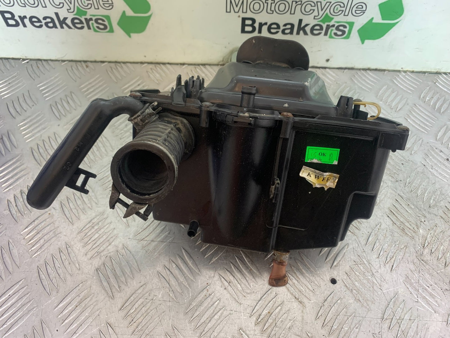 HONDA CBF125 CBF 125 AIRBOX  YEAR 2009-14  (CMB1172)