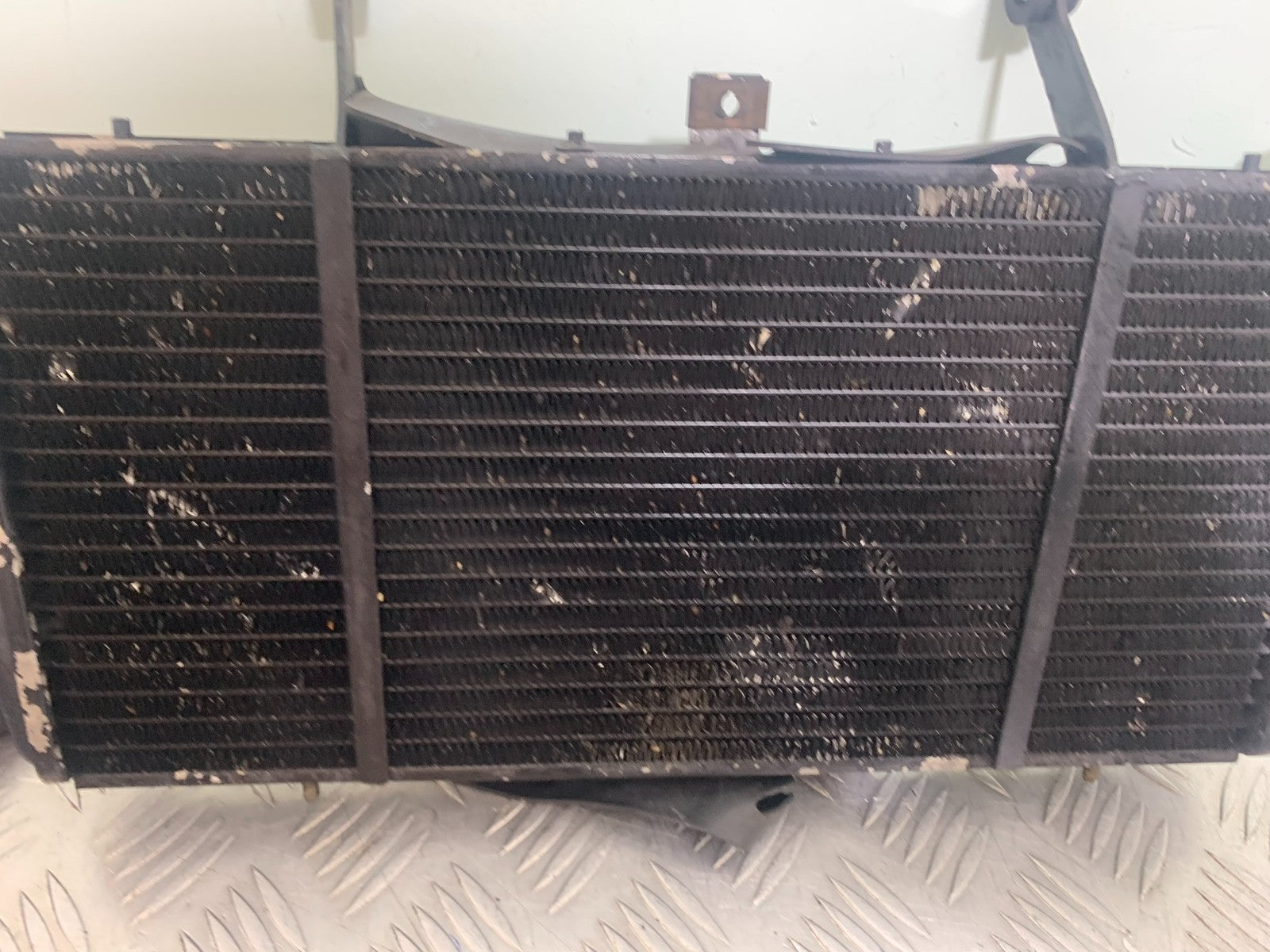 TRIUMPH 955i SPRINT ST RADIATOR   1999-2004 (CMB1176)