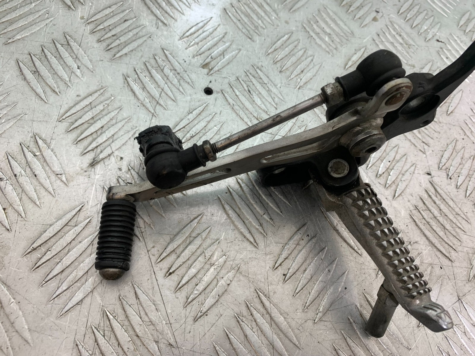 KAWASAKI NINJA 400 EX 400 FRONT LEFT HANGER  YEAR 2018-2022 (CMB1278)
