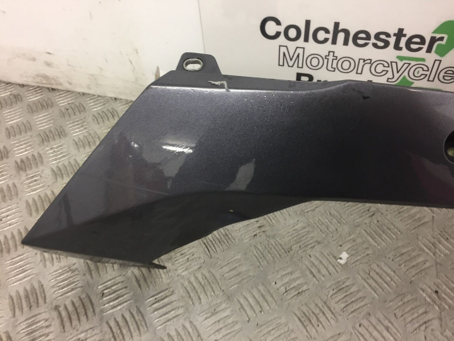 YAMAHA YZF R1 RIGHT BELLY PAN 2007