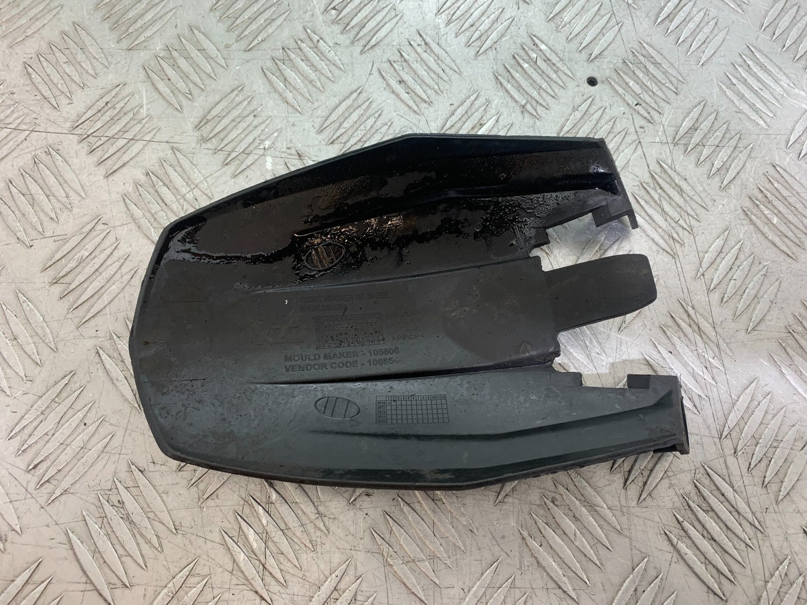 KTM DUKE 125 REAR HUGGER  YEAR 2012-2016 (CMB1317)