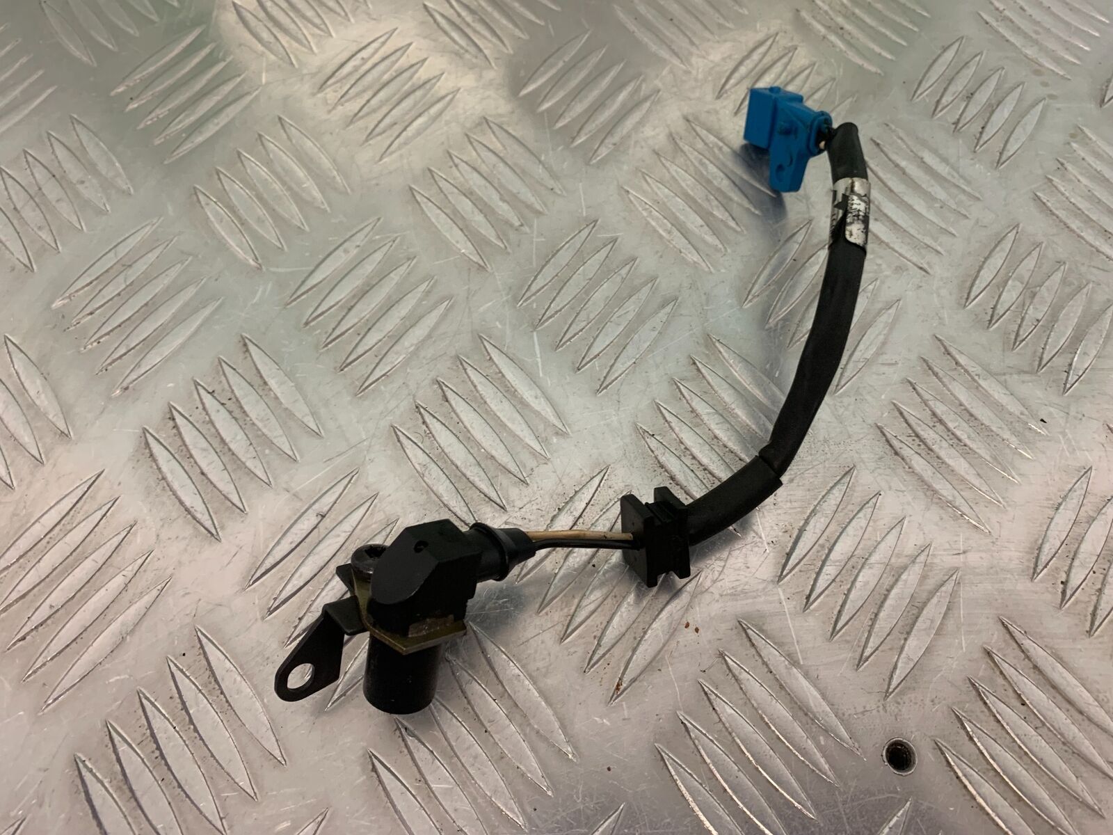 TRIUMPH 885 TIGER IGNITION PICK UP  YEAR 2000