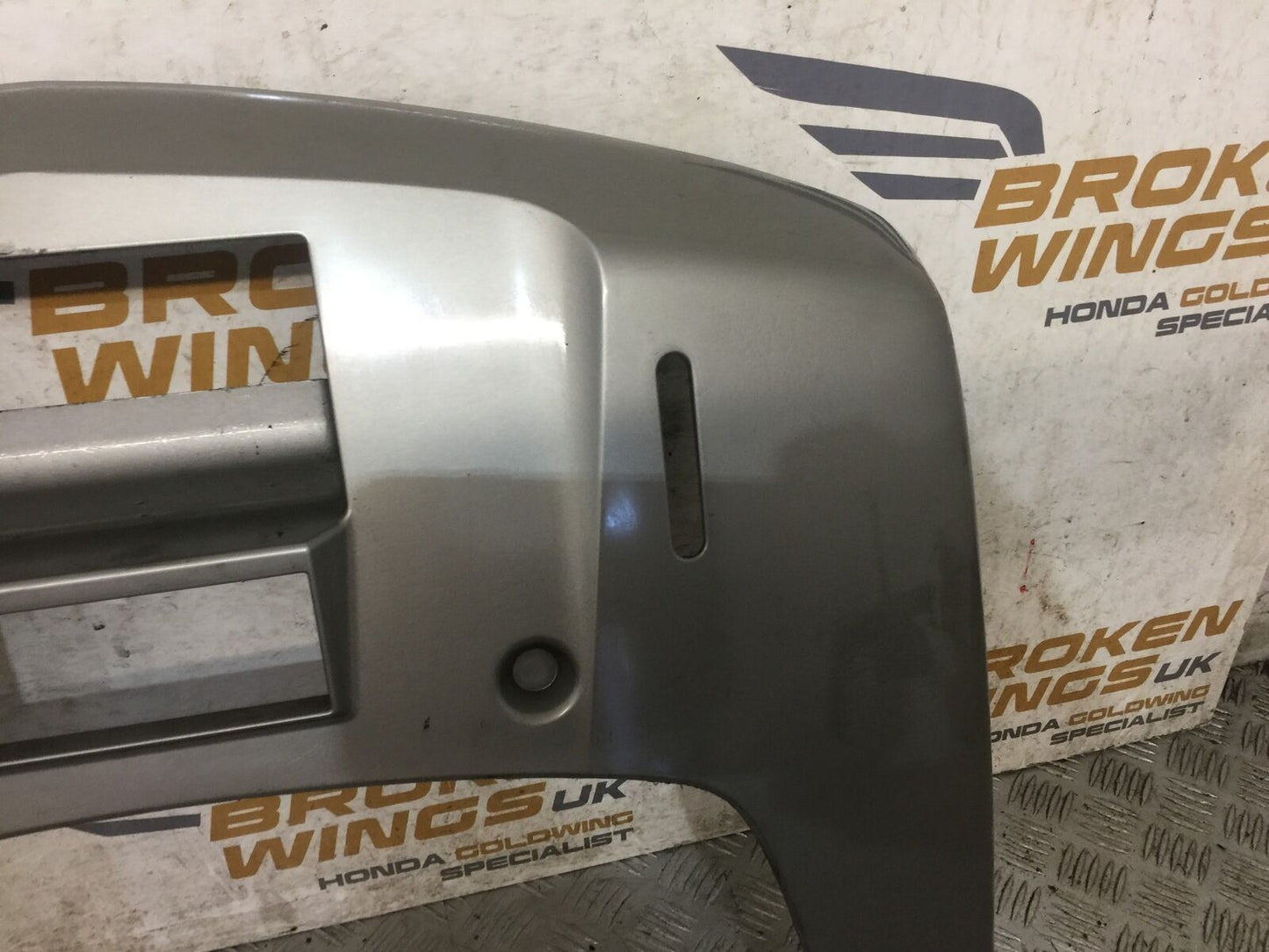 HONDA GL1800 GL 1800 LOWER TOP BOX PANEL  YEAR 2004-10 ABS (STOCK 890)
