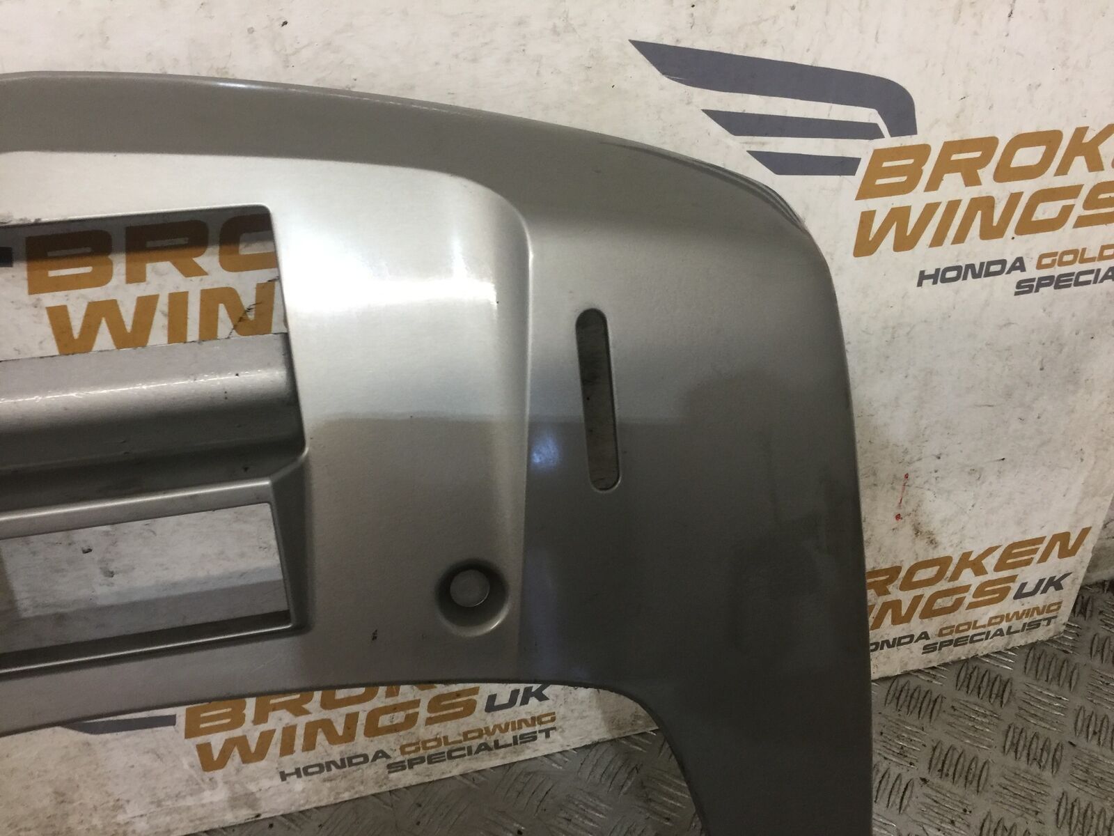 HONDA GL1800 GL 1800 LOWER TOP BOX PANEL  YEAR 2004-10 ABS (STOCK 890)