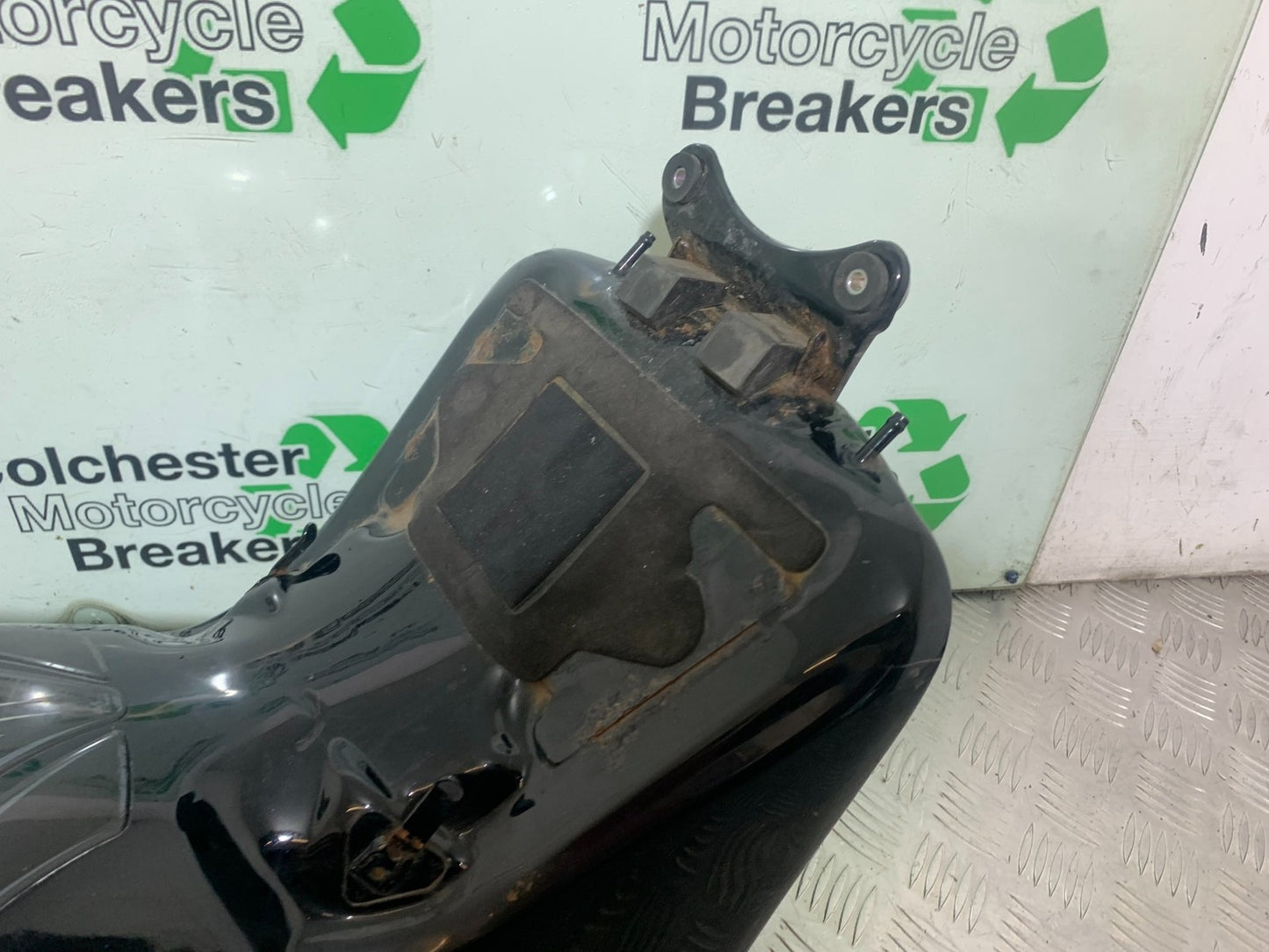 KAWASAKI GTR1400 GTR 1400 PETROL TANK YEAR 2007-09(CMB1174)