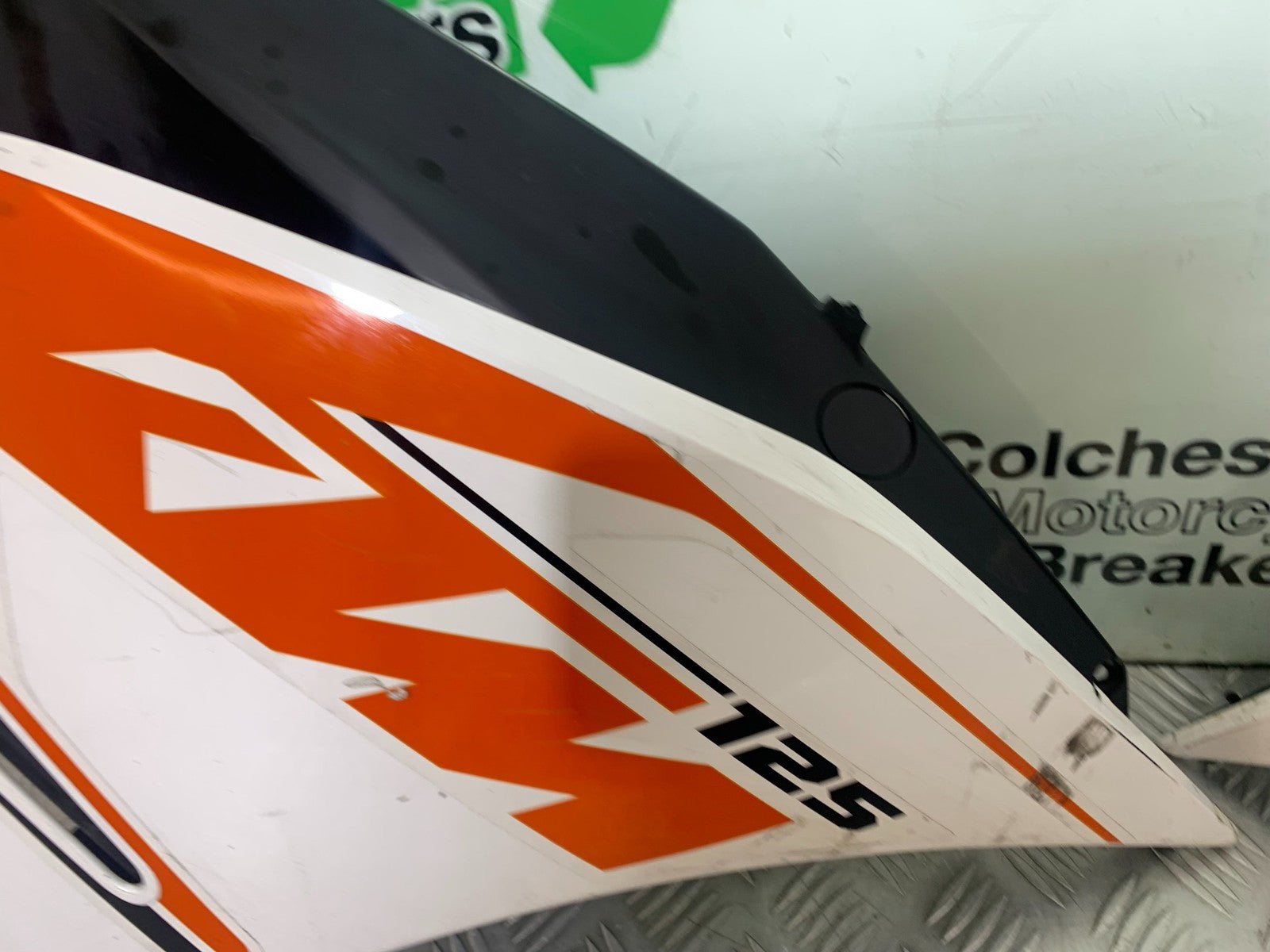 KTM RC125 RC 125 LEFT & RIGHT FAIRING PANELS   2014 2017 (CMB1199)