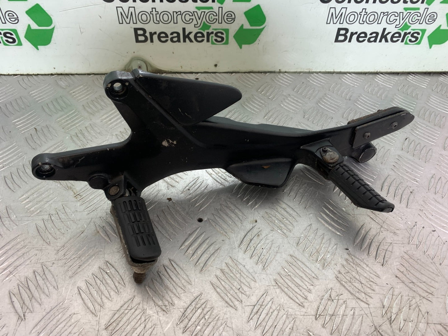 HONDA CBF600 CBF 600 FRONT LEFT HANGER  YEAR 2004 -07 (CMB1247)