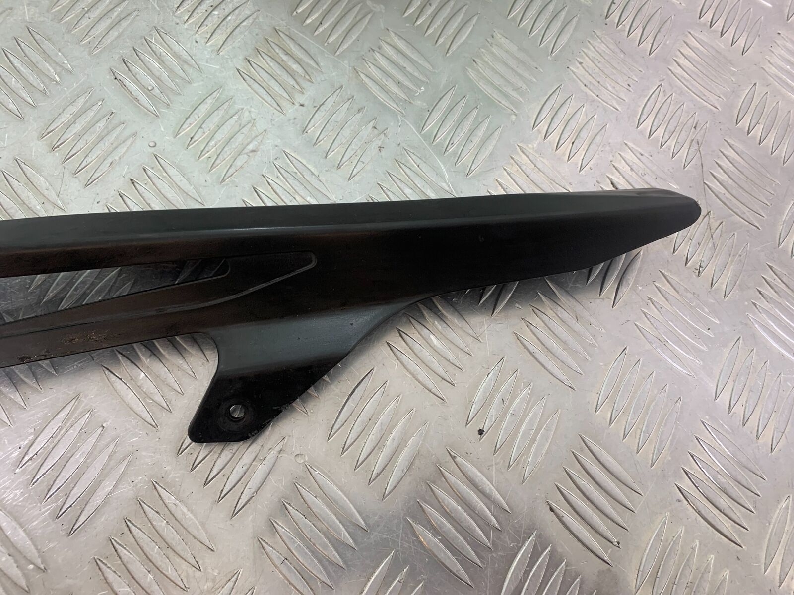 SUZUKI SV650 SV 650 mk1 CHAIN GUARD  YEAR 1999-2002 (CMB1036)