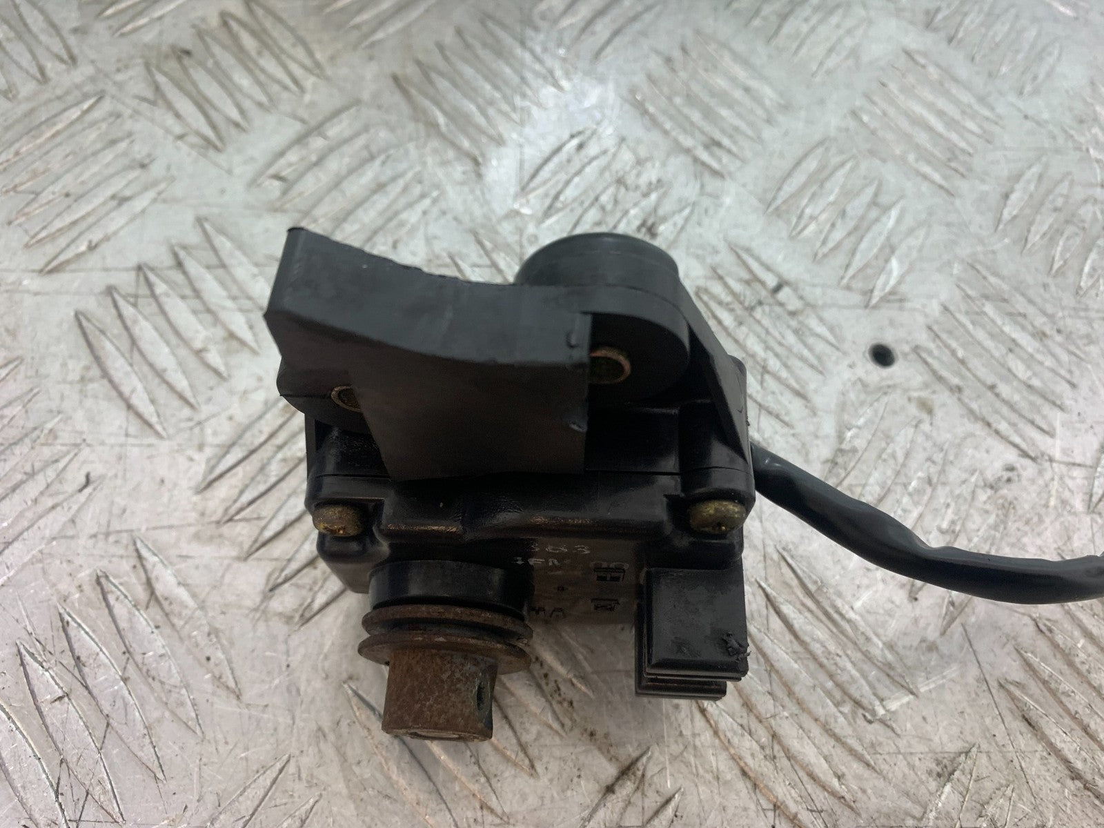 YAMAHA YZF R1 EXHAUST SERVO MOTOR  YEAR 1998-99 (CMB1291)