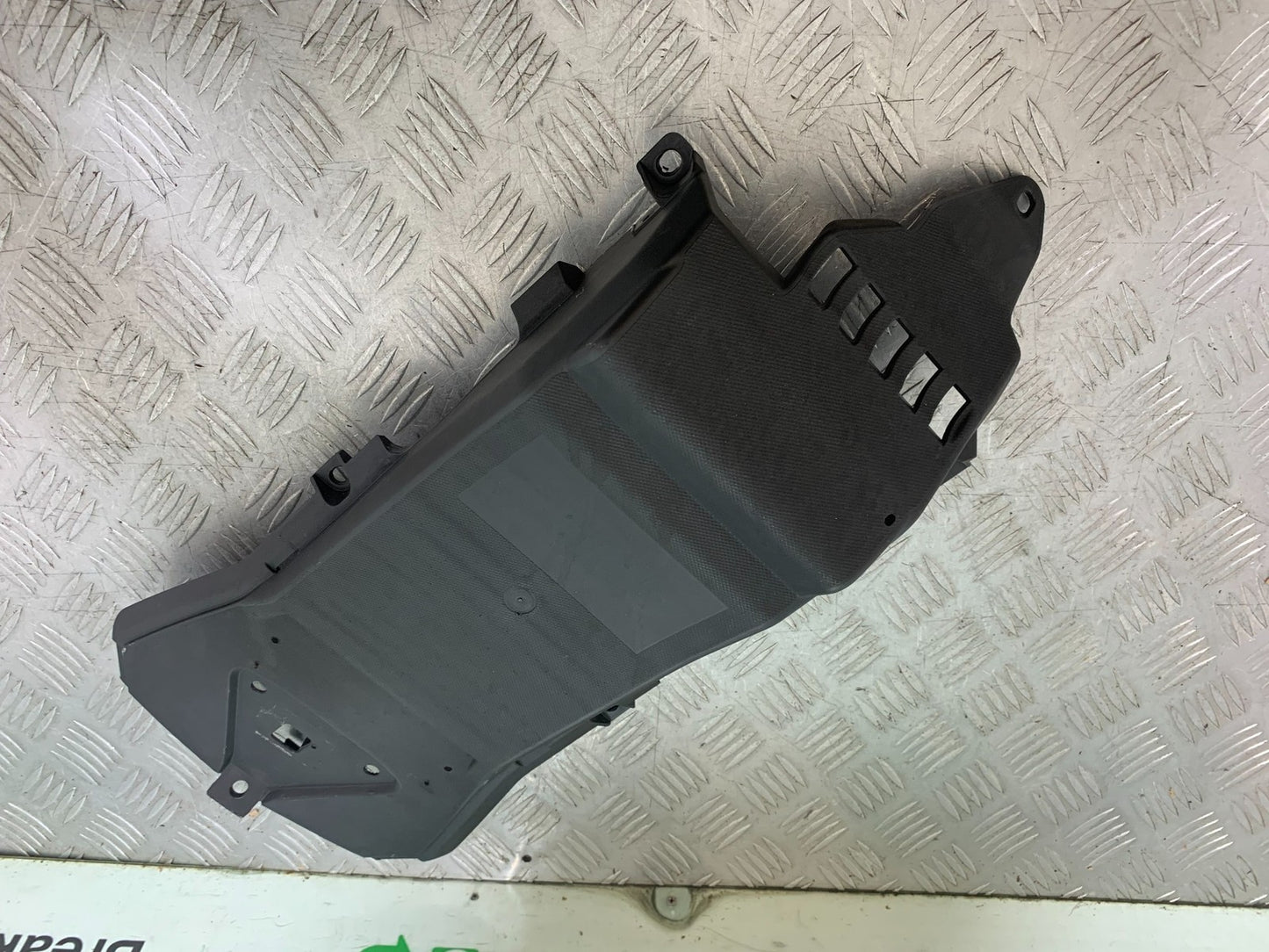APRILIA TUONO 1000 V4R UNDERTRAY YEAR 2011-13  (CMB1316)