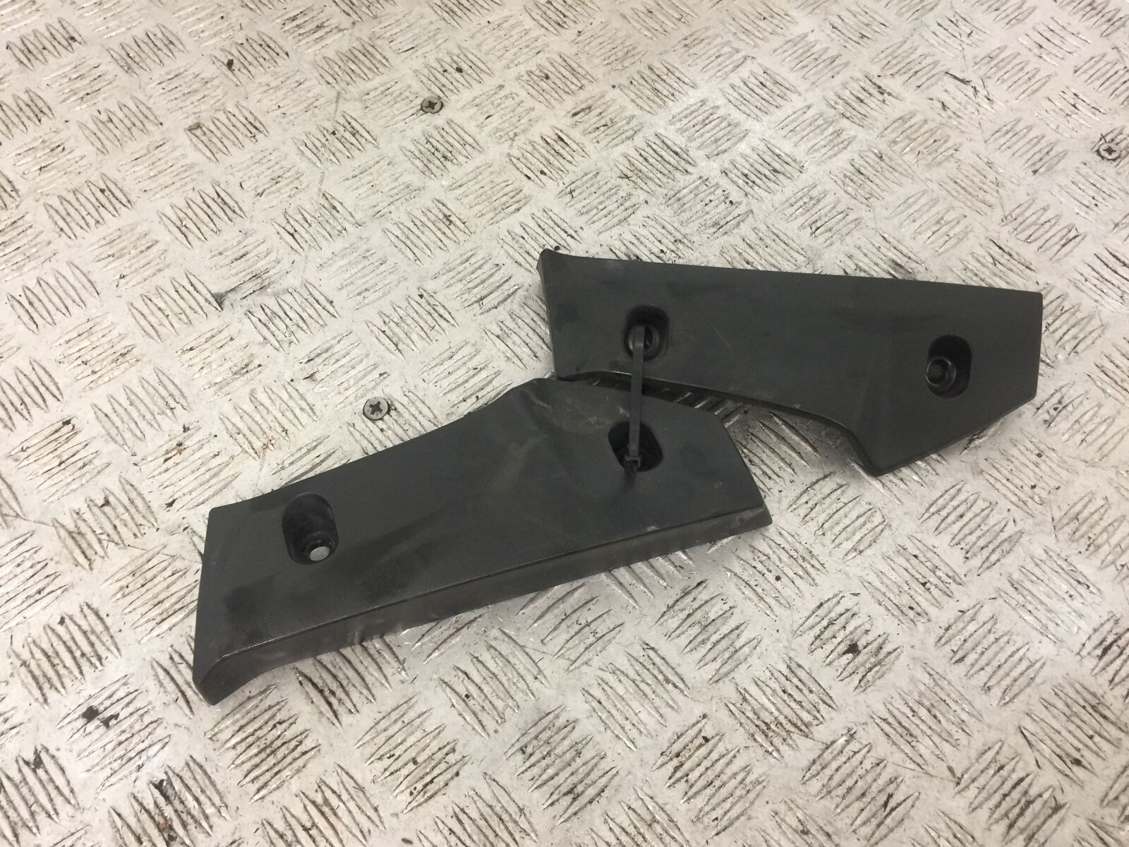 SUZUKI GSR600 GSR 600 RADIATOR COVERS    YEAR 2006-2010 (STOCK 807)