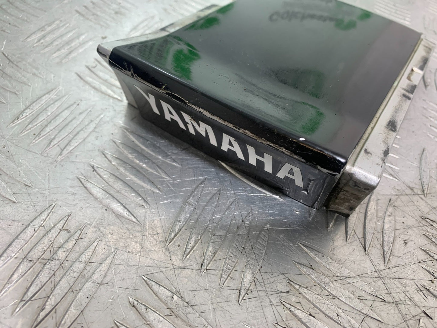 YAMAHA FZS600 FAZER 600 TAIL PIECE JOINER   YEAR 1998-2001 (CMB1267)