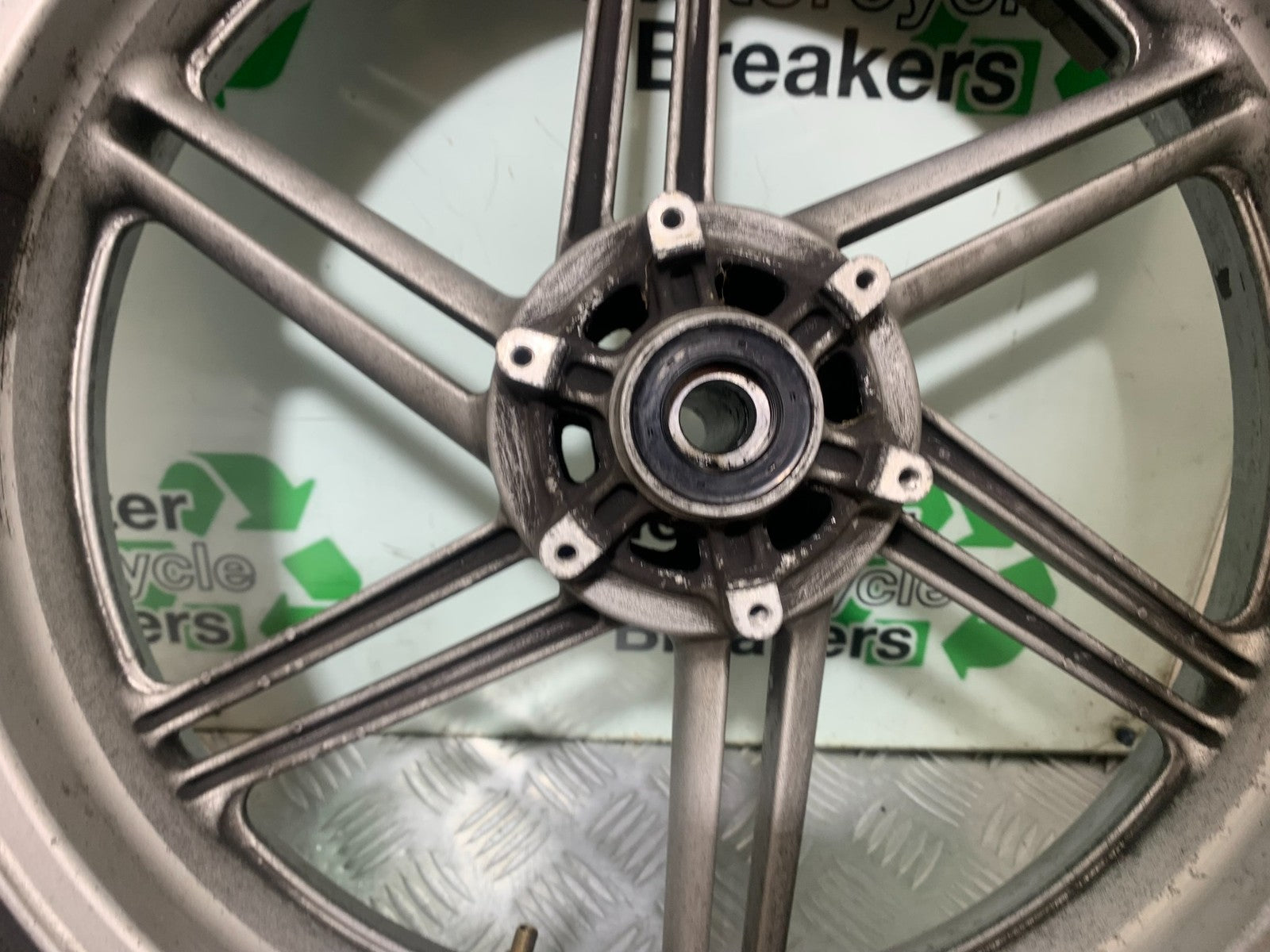 HONDA CBF600 CBF 600 FRONT WHEEL  YEAR 2004-07  (CMB1305)