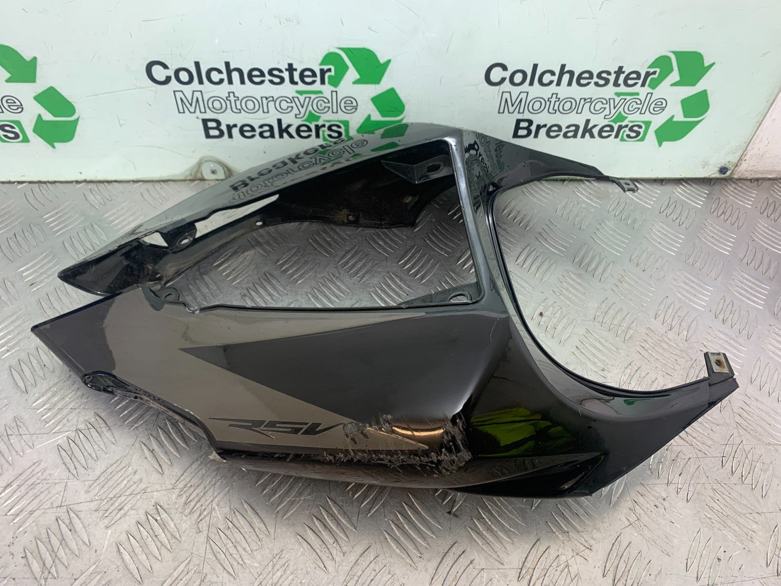 APRILIA RSV1000 R FACTORY MILLE CARBON LOWER TANK PANELS    2004-09 (CMB1203)