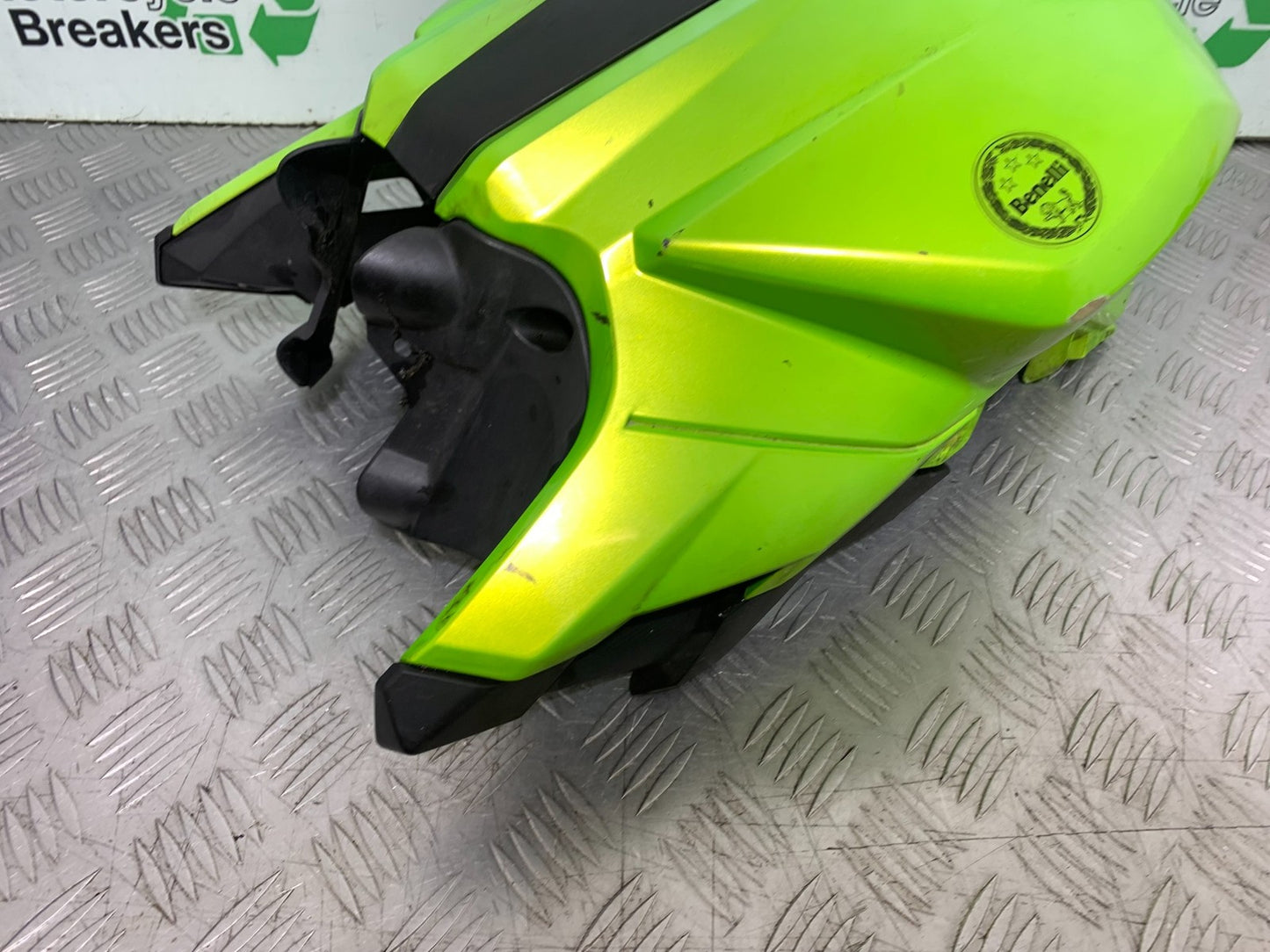 BENELLI BN125 BN 125 PETROL TANK COVER  YEAR 2018-2021 (CMB1245)