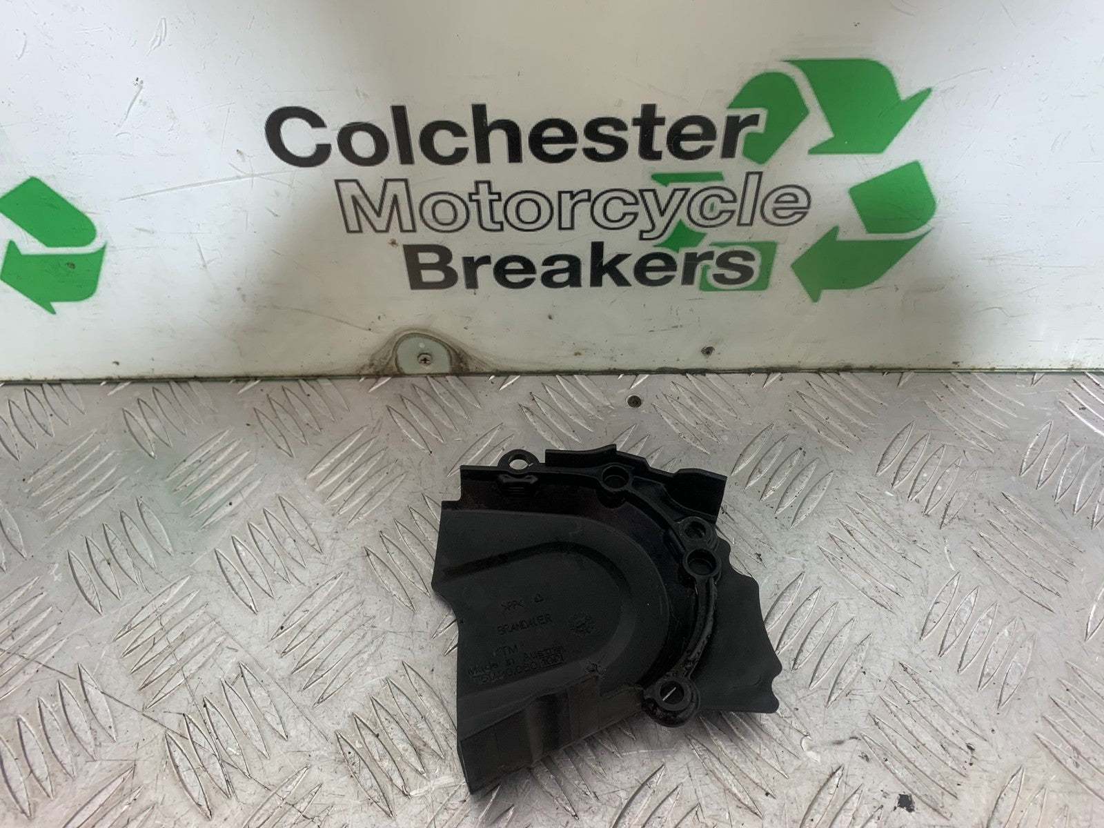 KTM 690 DUKE R LC4 FRONT SPROCKET COVER YEAR 2012-2015  (CMB1180)