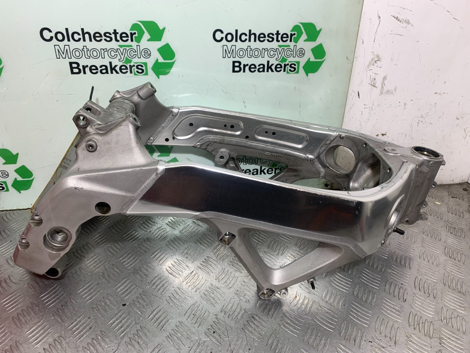 APRILIA TUONO 1000 V4R FRAME REG LOG BOOK YEAR 2011-13  (CMB1331)
