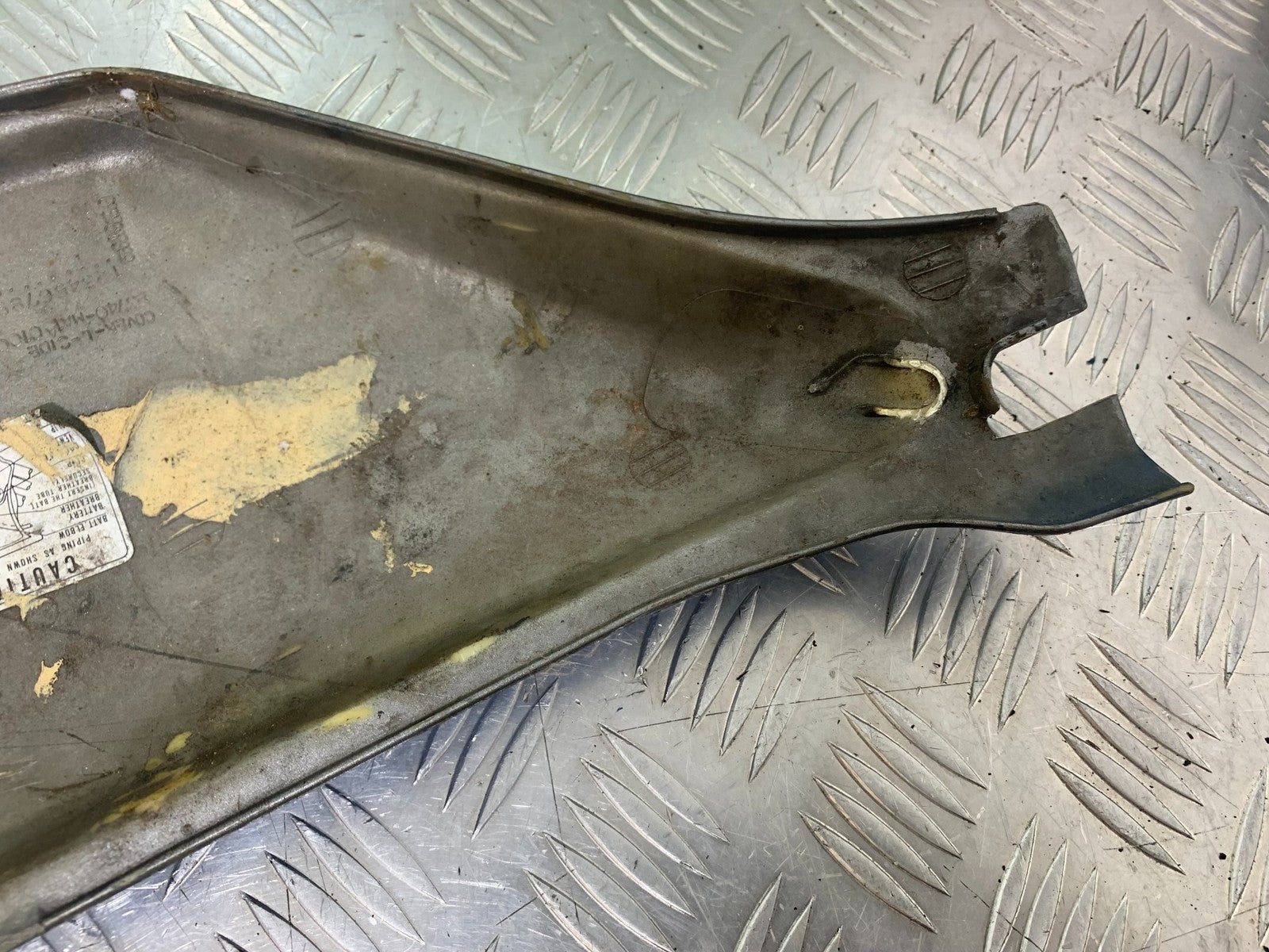 HONDA GL500 GL 500 SILVERWING LEFT SEAT PANEL   YEAR 1981-82 (CMB1168)