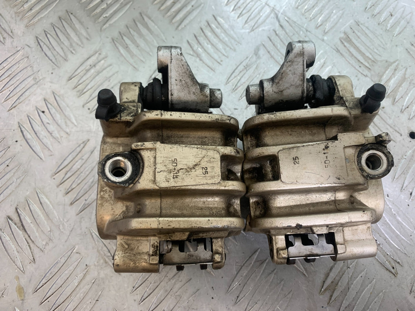 HONDA VFR750 VFR 750 FRONT CALIPERS   YEAR 1994-1997 (CMB1156)