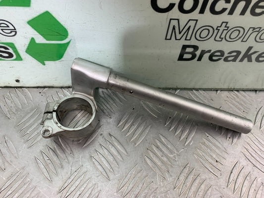 TRIUMPH 955i DAYTONA RIGTH HANDLEBAR YEAR 2002-2006 (CMB1229)