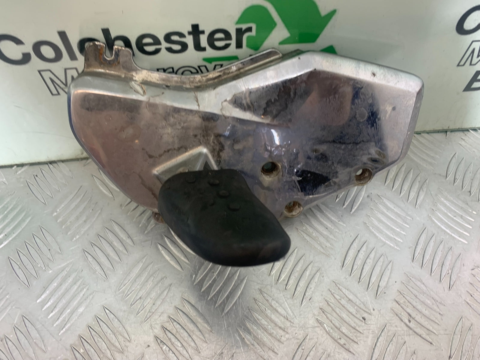 BMW K1200 K 1200 LT FRONT LEFT HANGER AND PEG  YEAR 1999-07 (CMB1138)