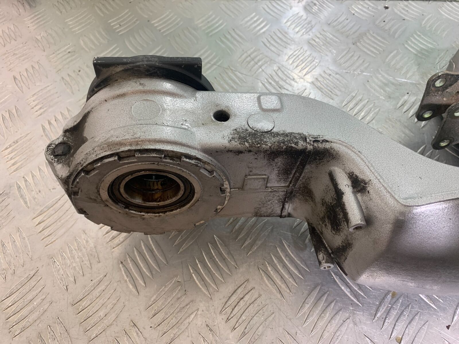 TRIUMPH 955i SPRINT ST SWINGARM  YEAR 1999-2004 (CMB1124)
