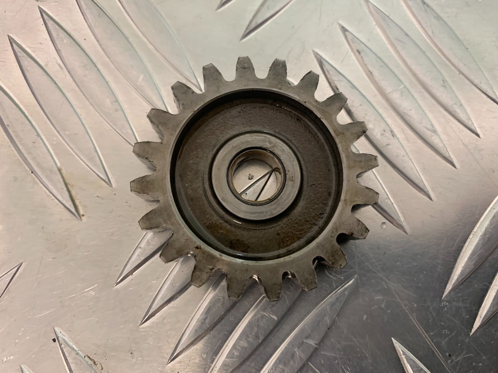 YAMAHA XT250 XT 250 ENGINE GEAR    YEAR 1980-1982  (STOCK 944)