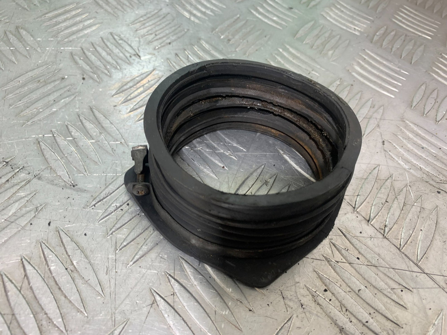 SUZUKI GSX1100 G GSX 1100 G SWINGARM RUBBER BOOT 1991-1996 (CMB1283)