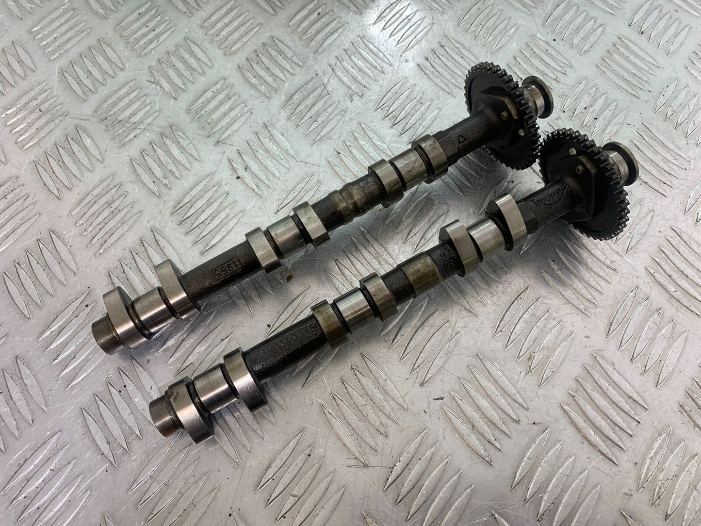TRIUMPH 955i SPRINT ST CAMSHAFTS   YEAR 1999-2004 (STOCK 735)