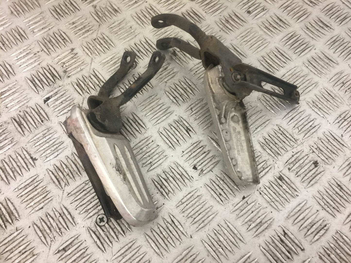 HONDA PCX125 PCX 125 FOOTPEGS   YEAR 2013  STOCK 592