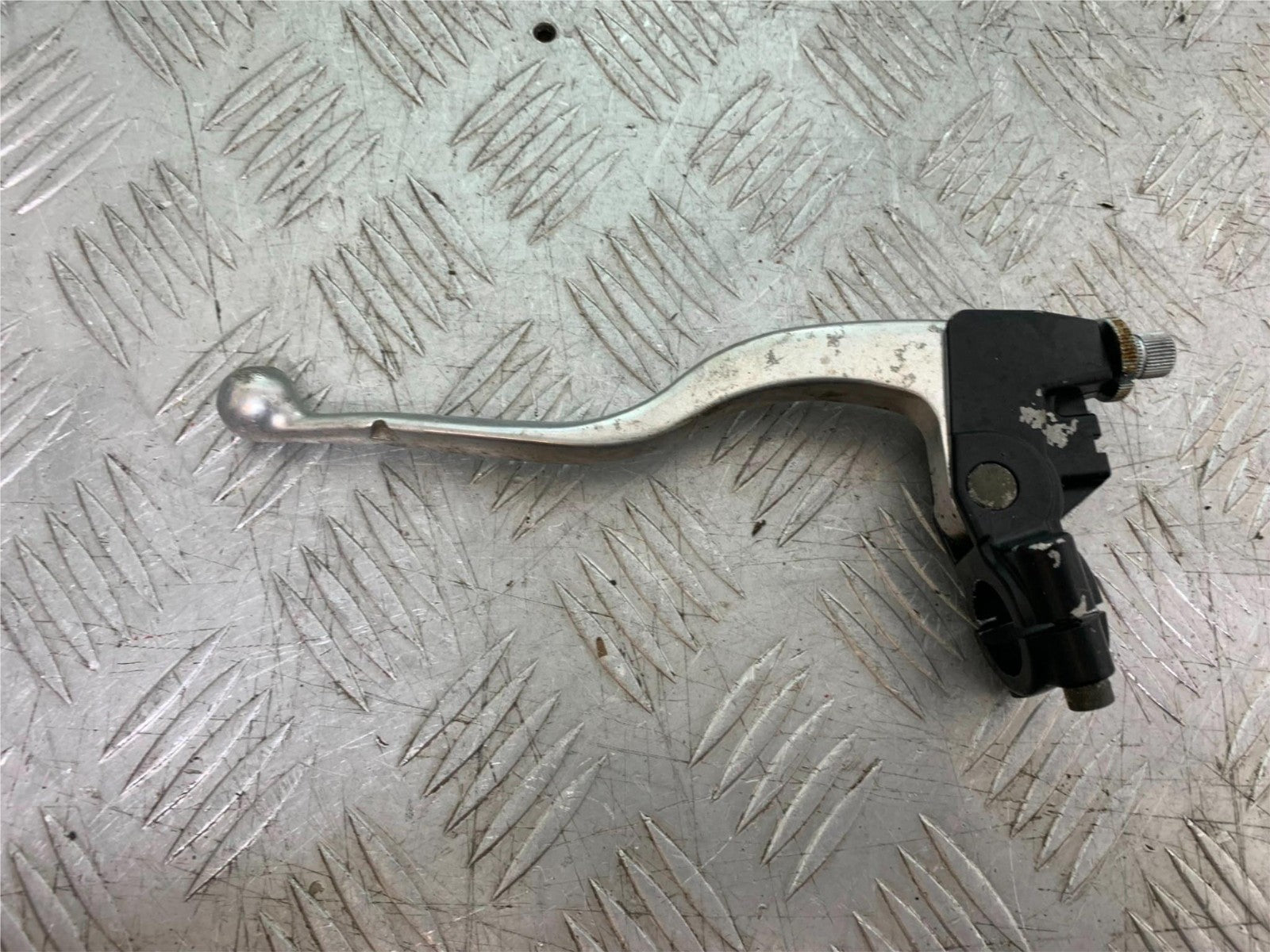 TRIUMPH 955I SPRINT RS CLUTCH LEVER AND BRACKET  YEAR 1999-03 (CMB1313)