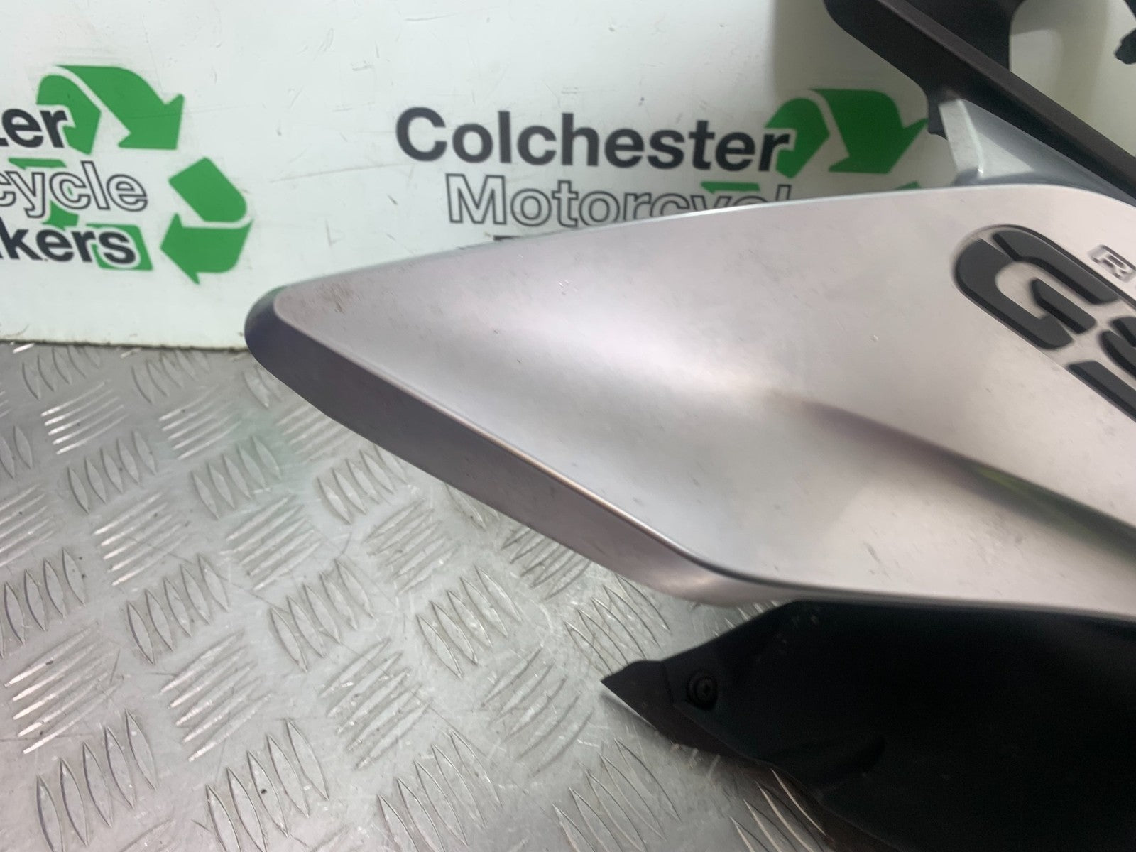 BMW R1200 R 1200 GS LEFT SIDE FAIRING  YEAR 2013-2016 (CMB1257)