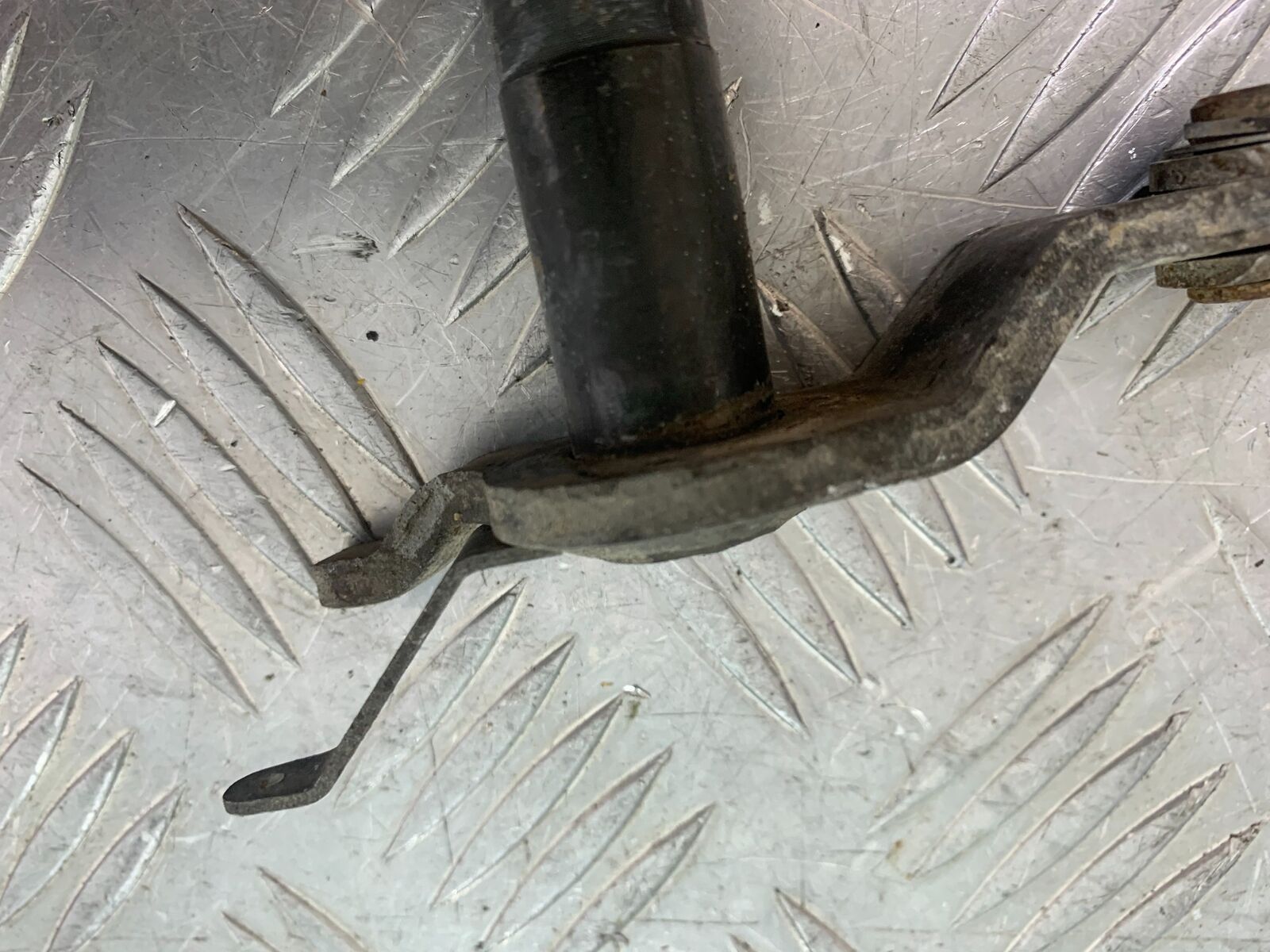 YAMAHA XS1100 MIDNIGHT SPECIAL REAR BRAKE PEDAL SHAFT  YEAR 1980-1982 (CMB1122)
