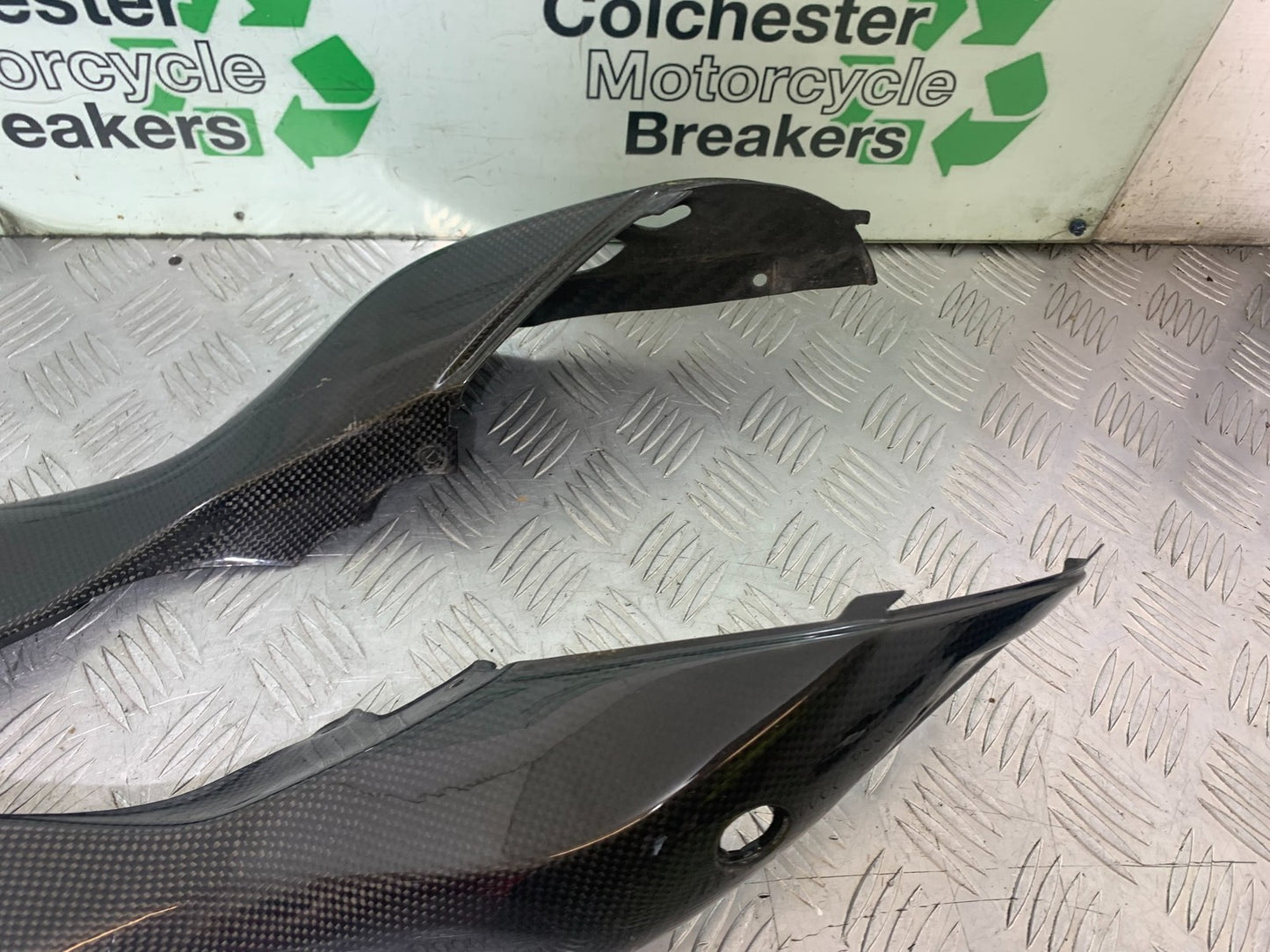 APRILIA RSV1000 R FACTORY MILLE CARBON LOWER TANK PANELS    2004-09 (CMB1203)
