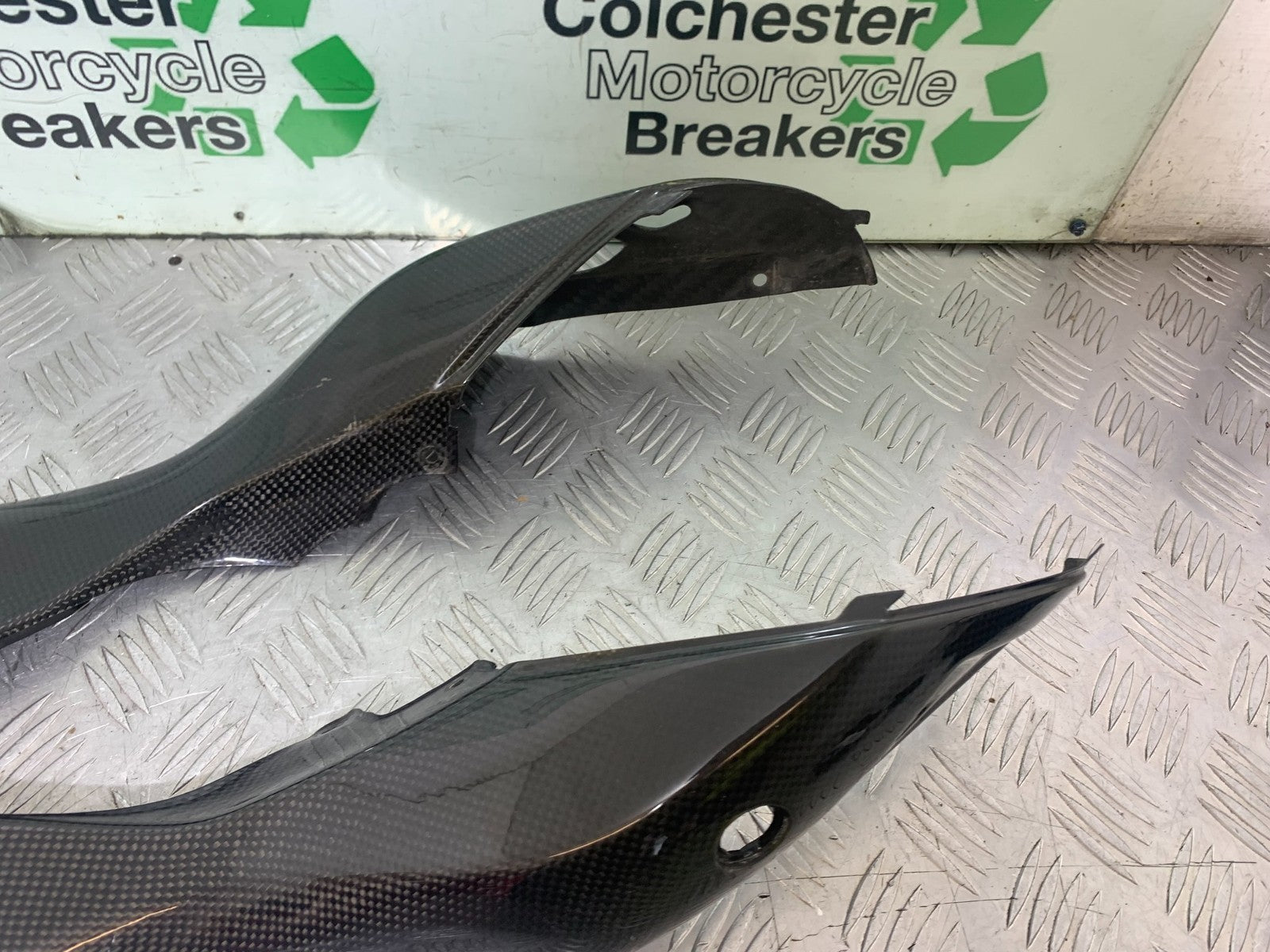 APRILIA RSV1000 R FACTORY MILLE CARBON LOWER TANK PANELS    2004-09 (CMB1203)