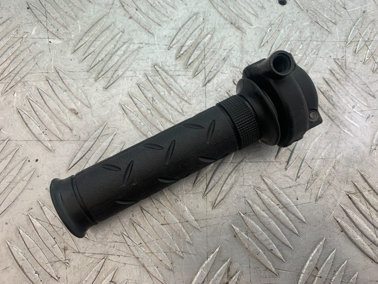 HONDA CBF125 CBF 125 THROTTLE AND TWIST GRIP   YEAR 2009-14  (CMB1172)