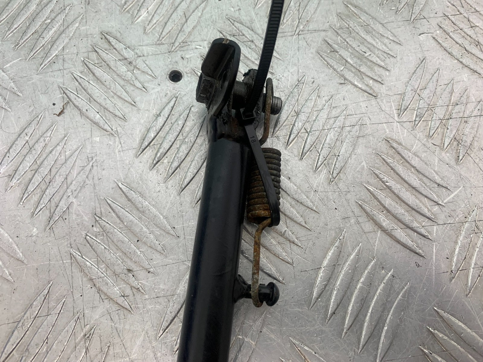 SUZUKI AN 200 UH 200 SIDE STAND  YEAR 2007-2009 (CMB1256)