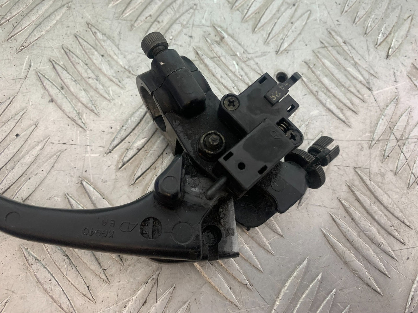 KAWASAKI ZX6R ZX6 F CLUTCH LEVER AND BRACKET  YEAR 1995-1997 (CMB1169)