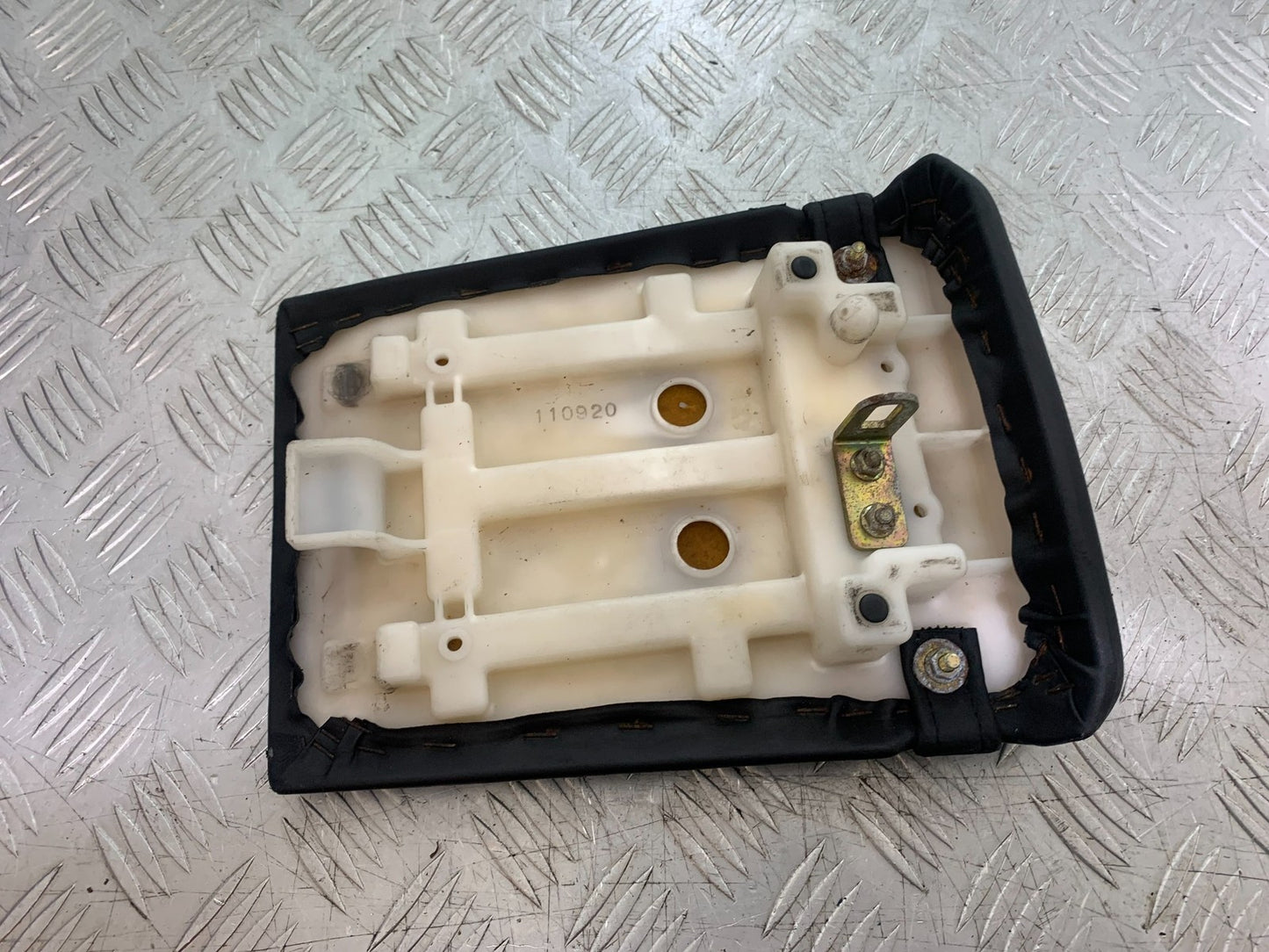 YAMAHA YZF R1 4XV REAR SEAT  YEAR 1998-99 (CMB1291)