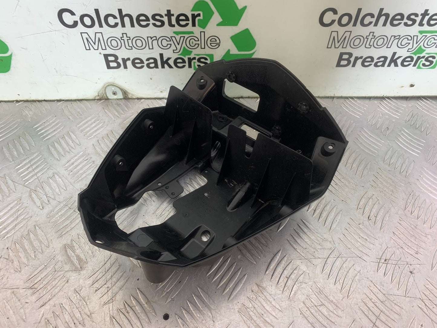 KTM 690 DUKE R LC4 HEADLIGHT BACKING INFILL YEAR 2012-2015  (CMB1180)