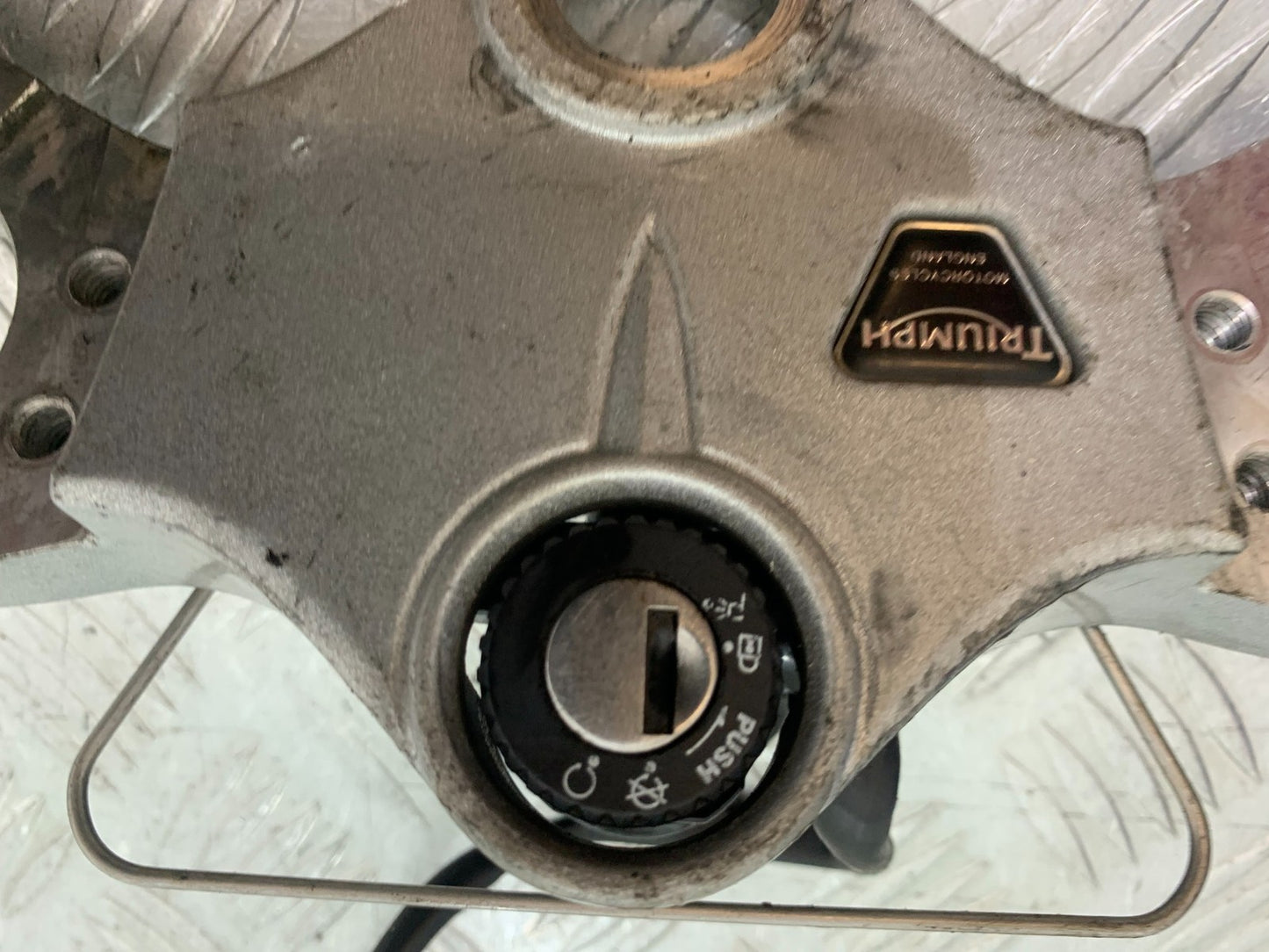 TRIUMPH 1050 SPRINT ST LOCKS AND KEY  2003-2011 (CMB1285)