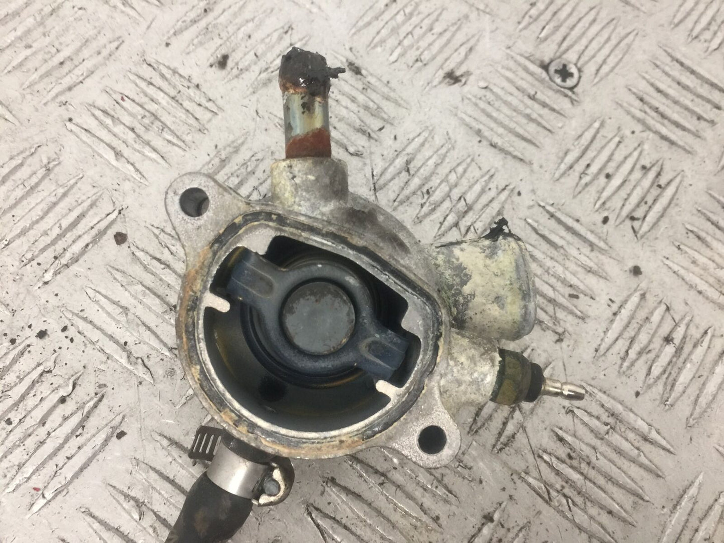 HONDA CBR1100 BLACKBIRD THERMOSTAT  YEAR 1996-1998 (STOCK 862)